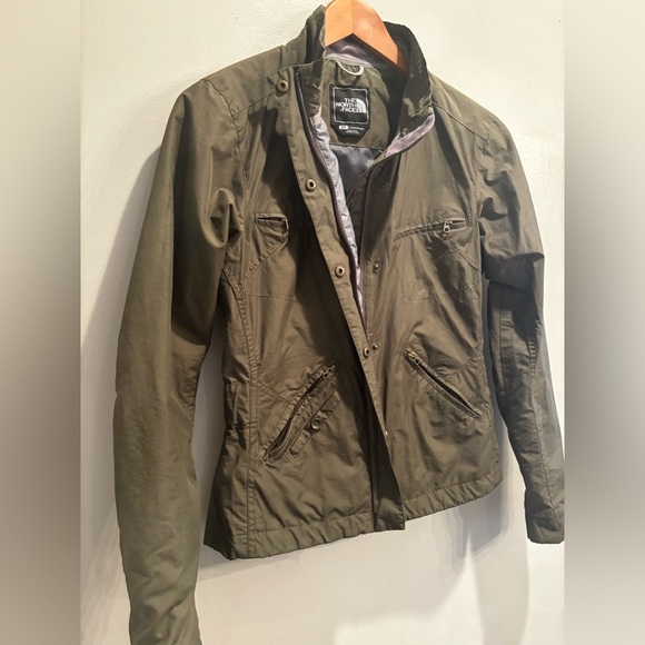 The North Face women’s  Military Green Field Jacket lightweight small neutral - Picture 6 of 11